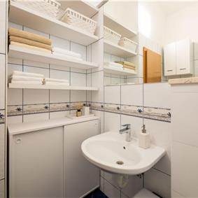 3 Bedroom Villa in Uvala Ljubljeva near Trogir, sleeps 6-7